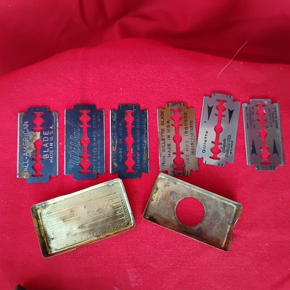 Antique Gillette Gold Tone Safety Razor In Original Case With Metal Razor Box - Picture 10 of 14